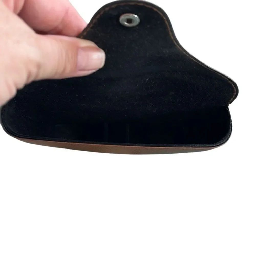 Ray-Ban sunglass case holder - Picture 3 of 3